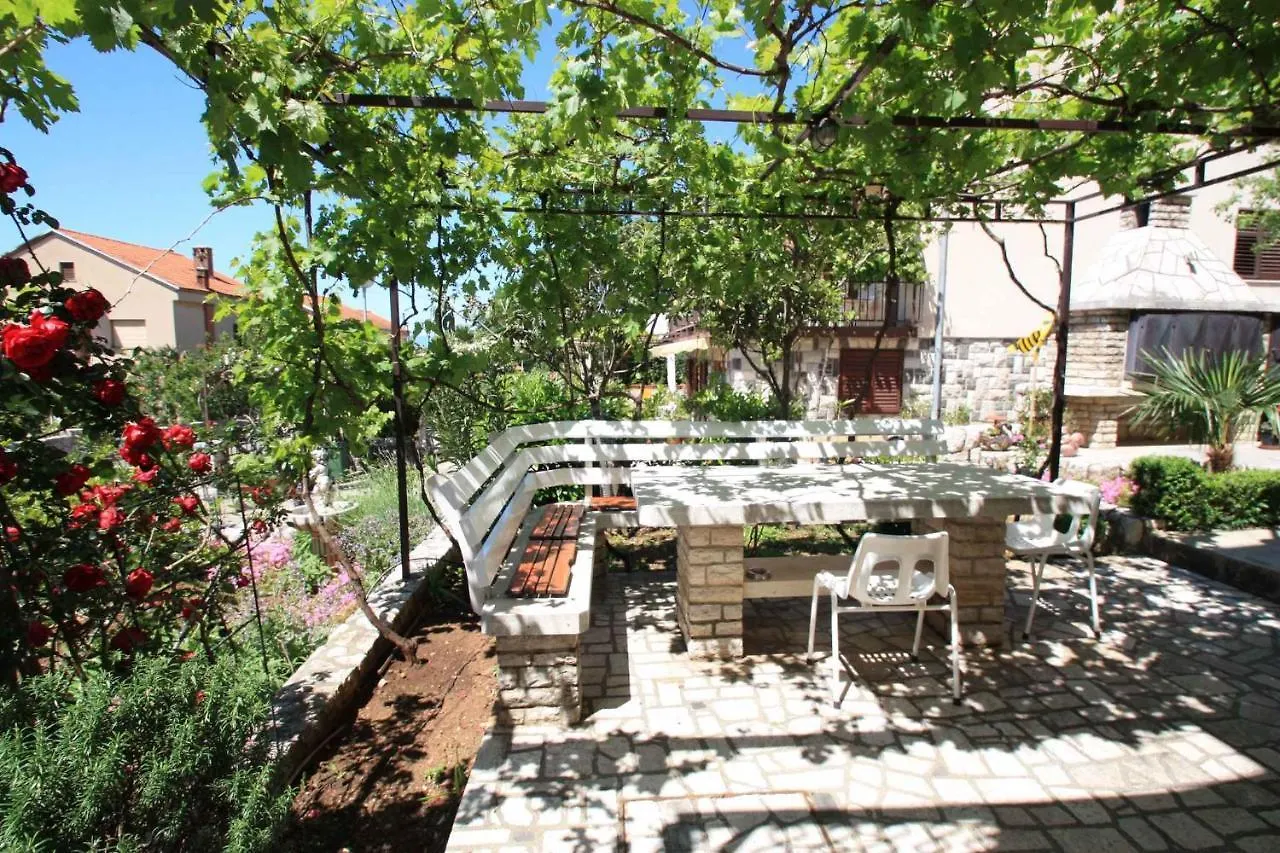 Apartments In Dramalj 5747