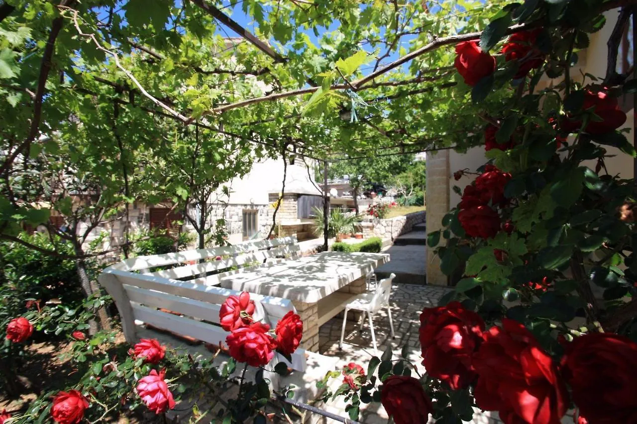 Apartments In Dramalj 5747 0*,