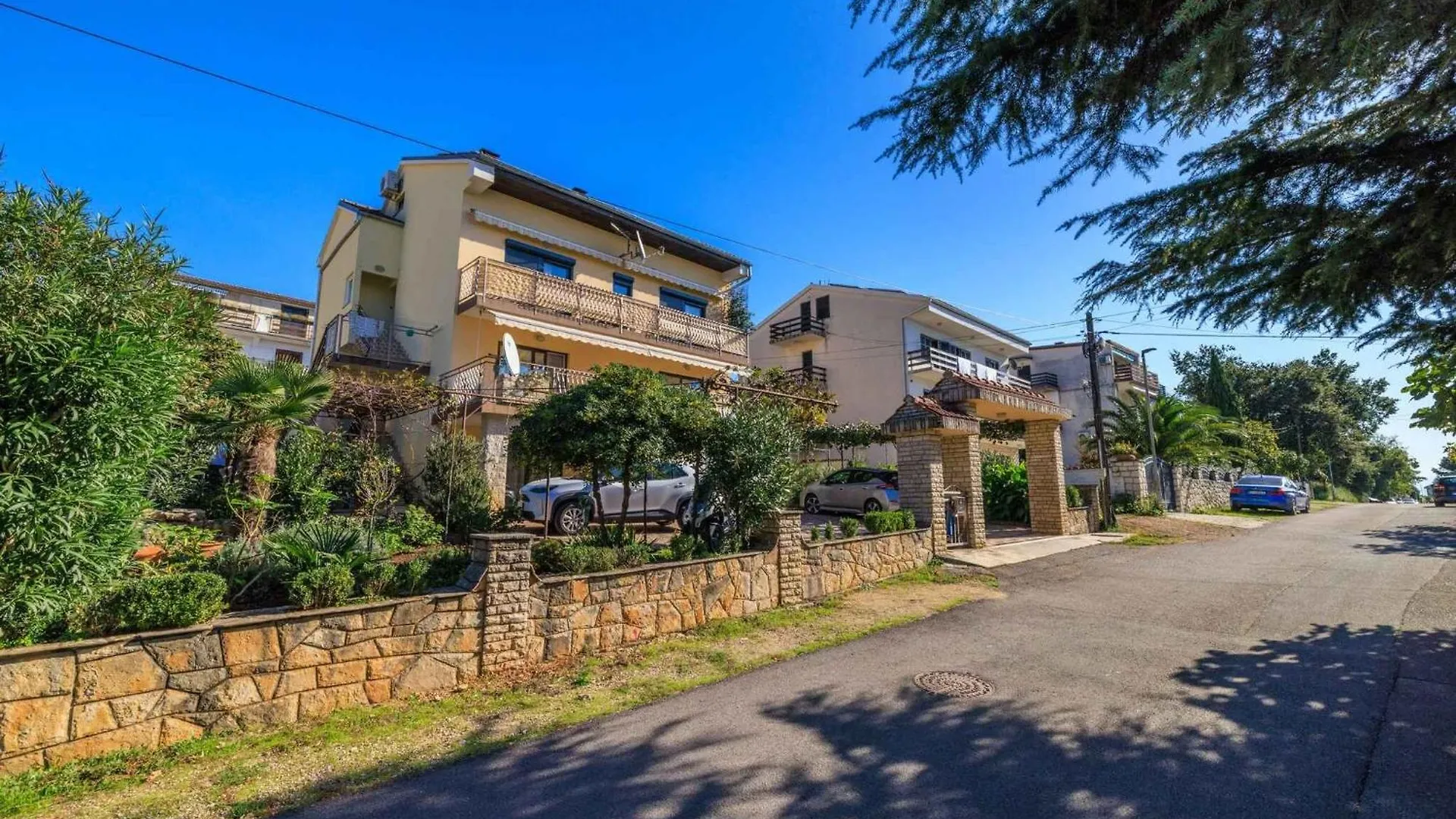 Apartments In Dramalj 5747